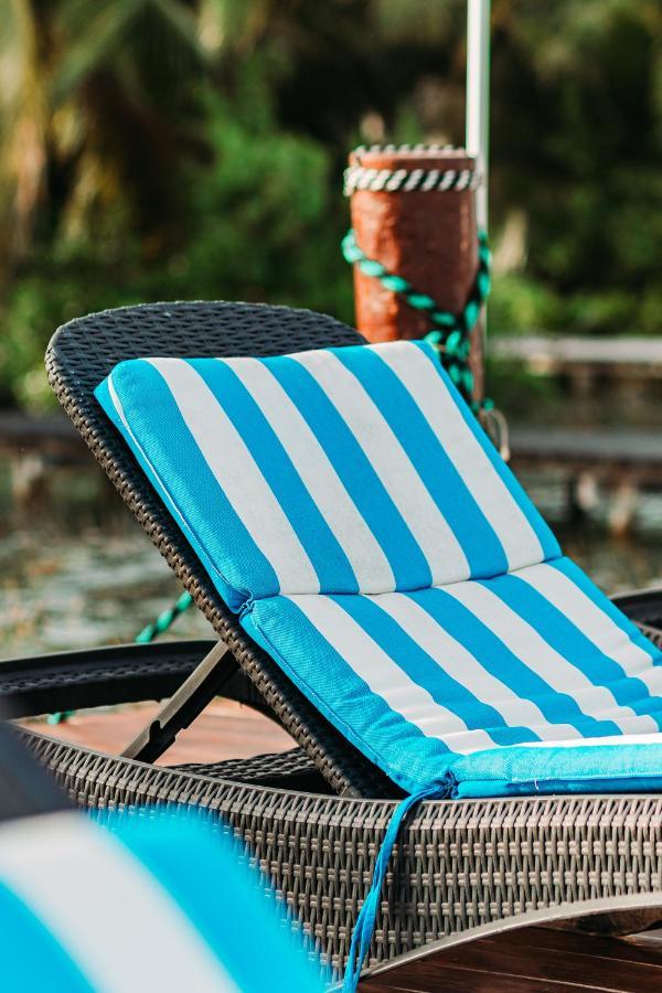 فندق Blue Bird باكالار المظهر الخارجي الصورة
